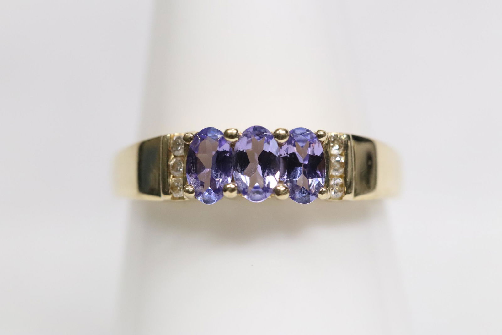 14K Y/G ring w/ possible tanzanite stone & diamonds (1 of 9)