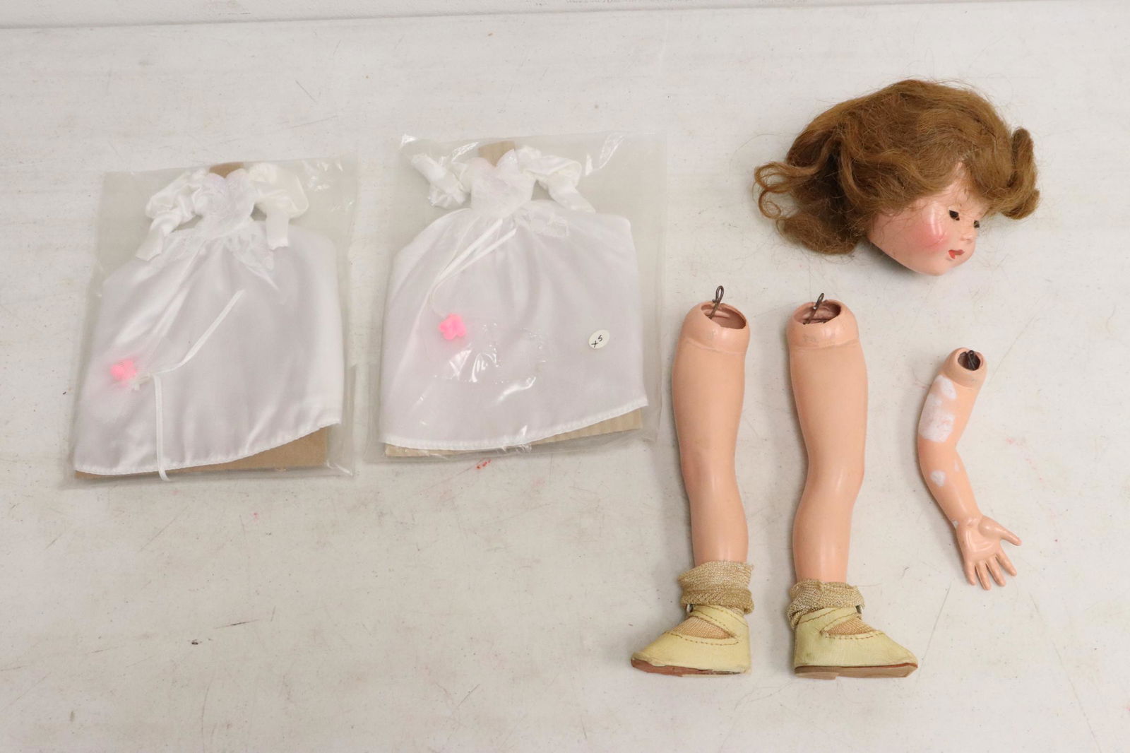 An old Effanbee doll and new cloth (1 of 10)