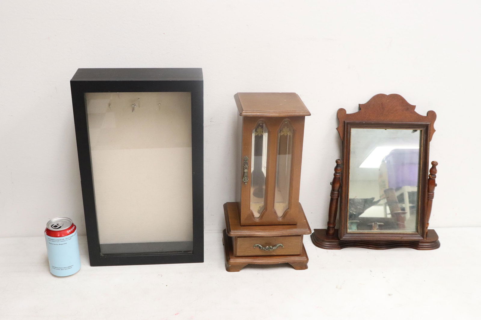 Antique dressing mirror, and 2 display cases (1 of 10)