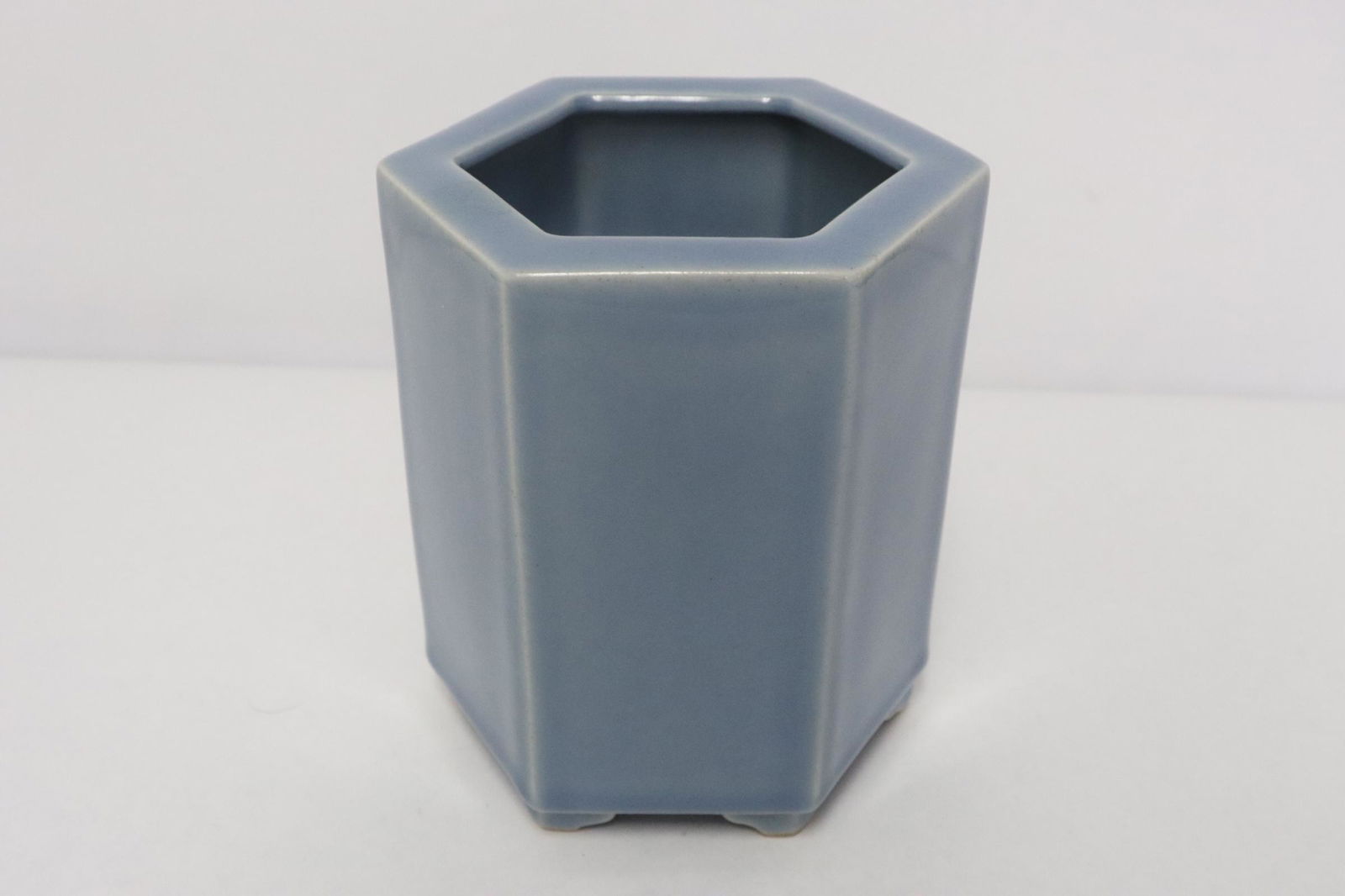 Chinese sky blue hexagonal brush holder (1 of 9)
