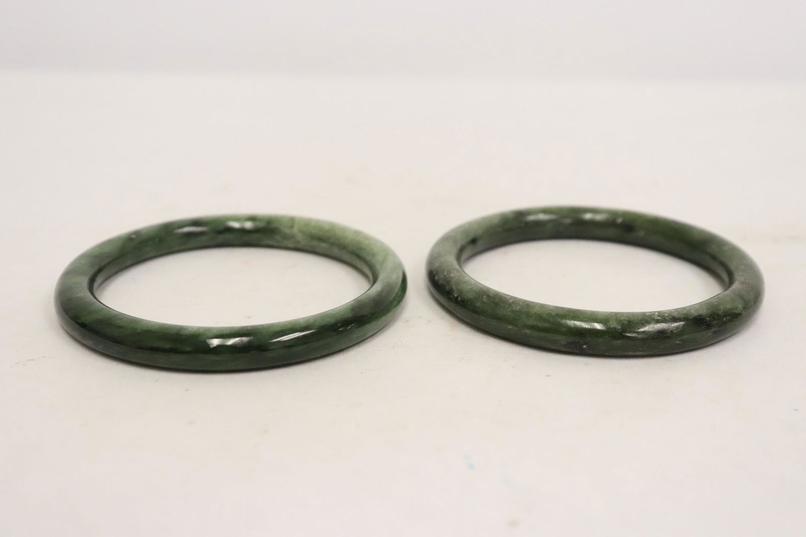 2 Chinese green jade bangle (1 of 9)