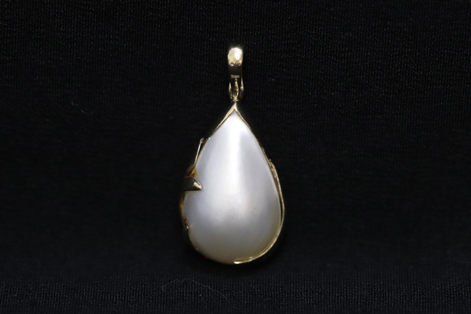 14K Y/G Mabe pearl pendant with buckle style bale (1 of 10)