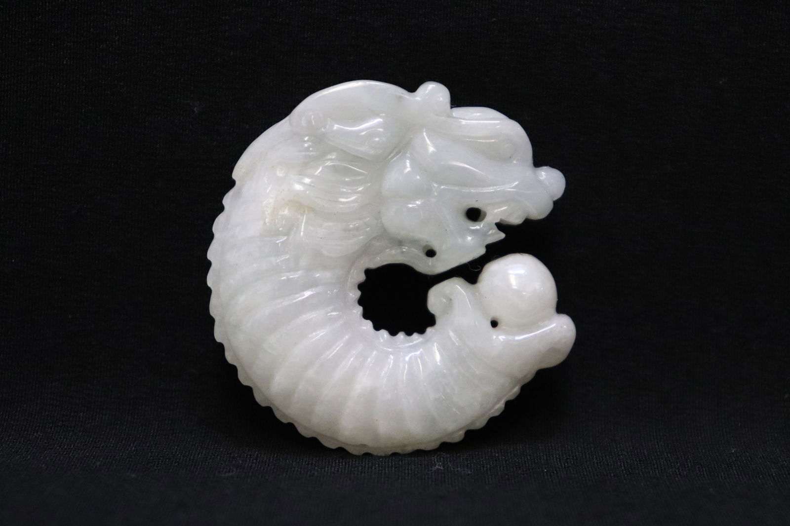 Chinese jadeite carved ornament in dragon motif (1 of 9)
