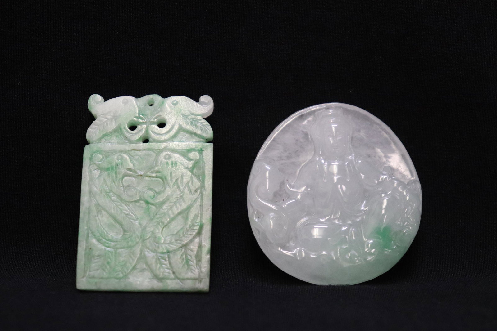 2 Chinese jadeite carvings (1 of 9)