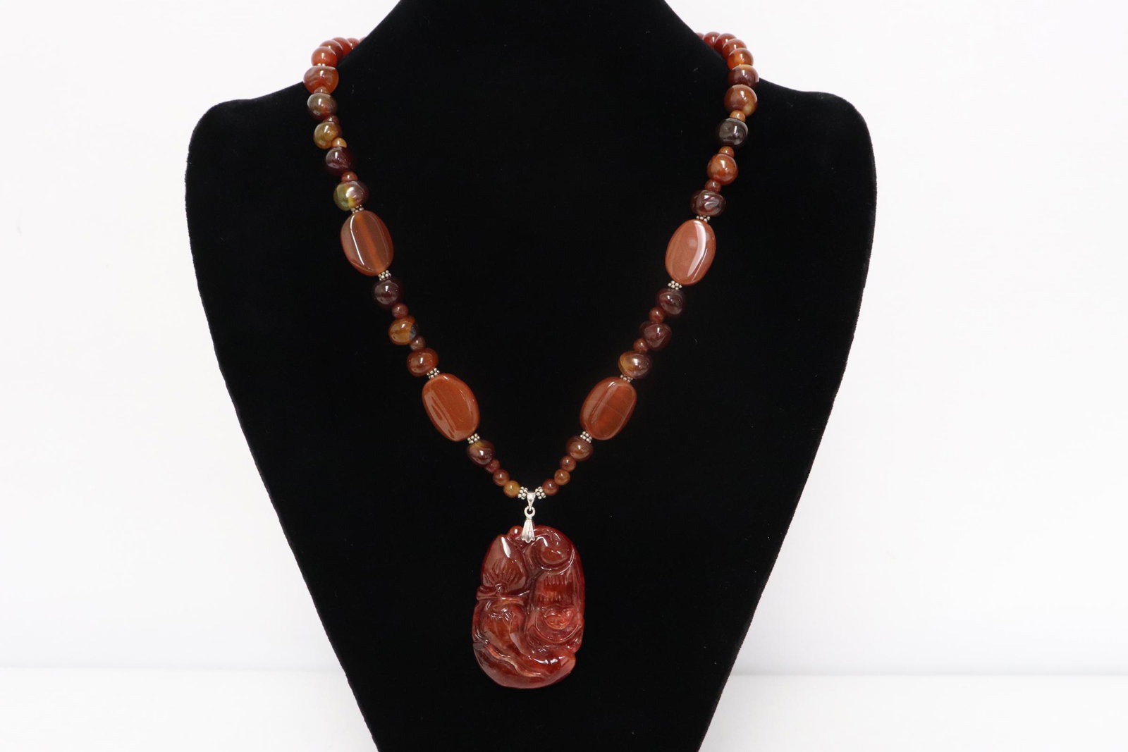 Chinese agate pendant w/ an agate bead necklace (1 of 11)