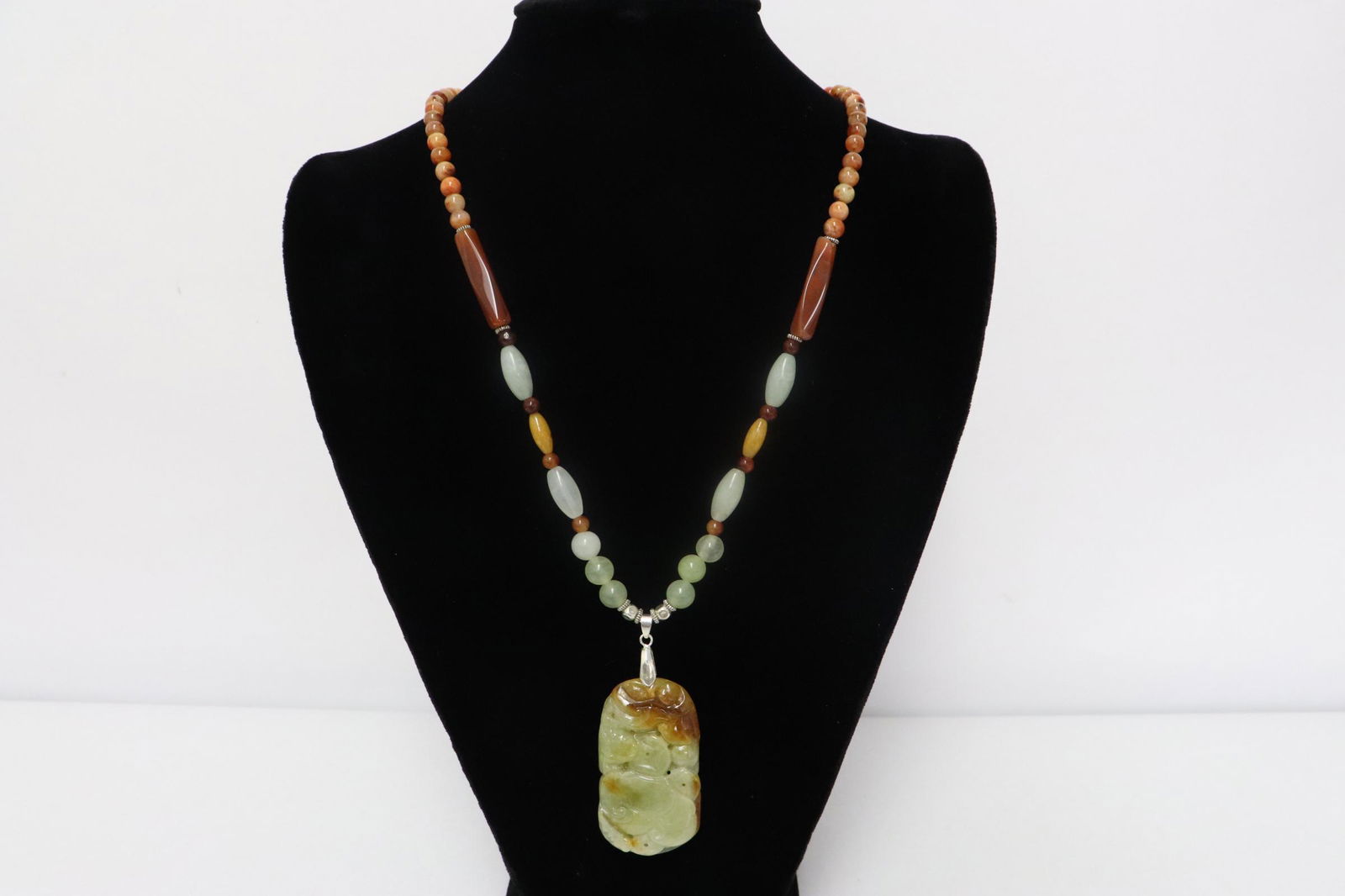 Chinese jadeite pendant w/ jadeite like bead necklace (1 of 9)