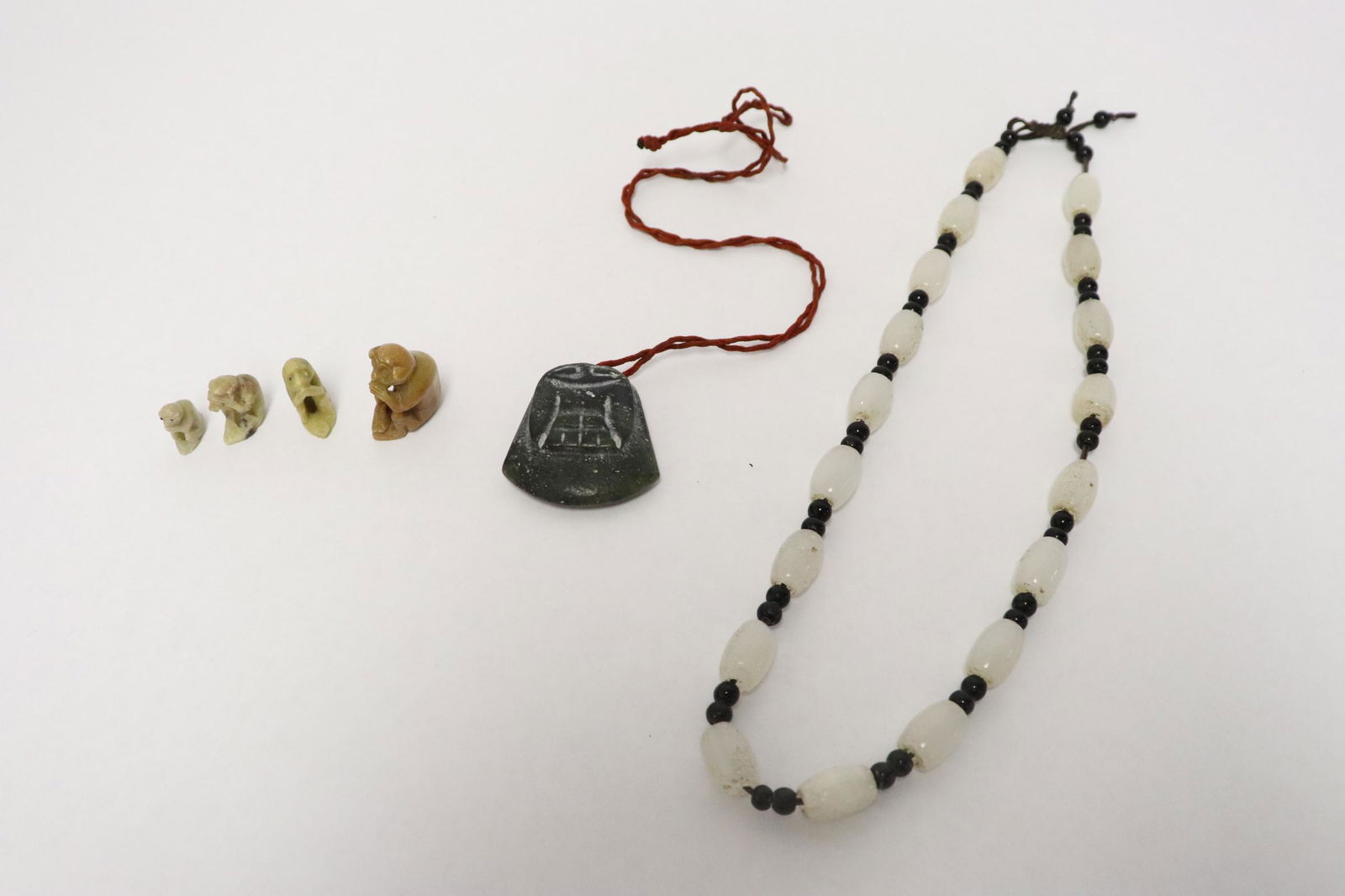 Jade like bead necklace, stone and ornaments (1 of 10)