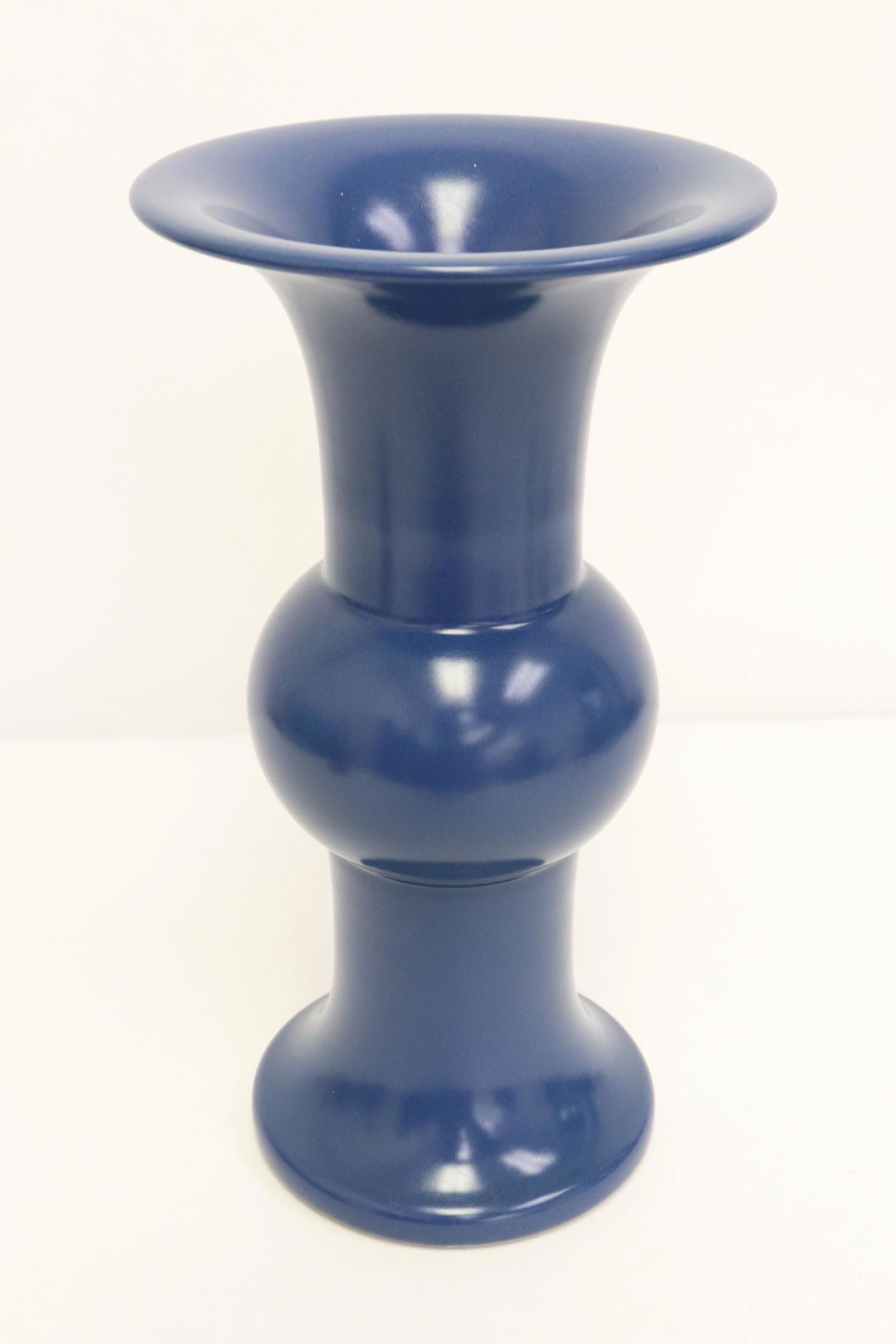 Chinese blue glazed trumpet jar (1 of 10)