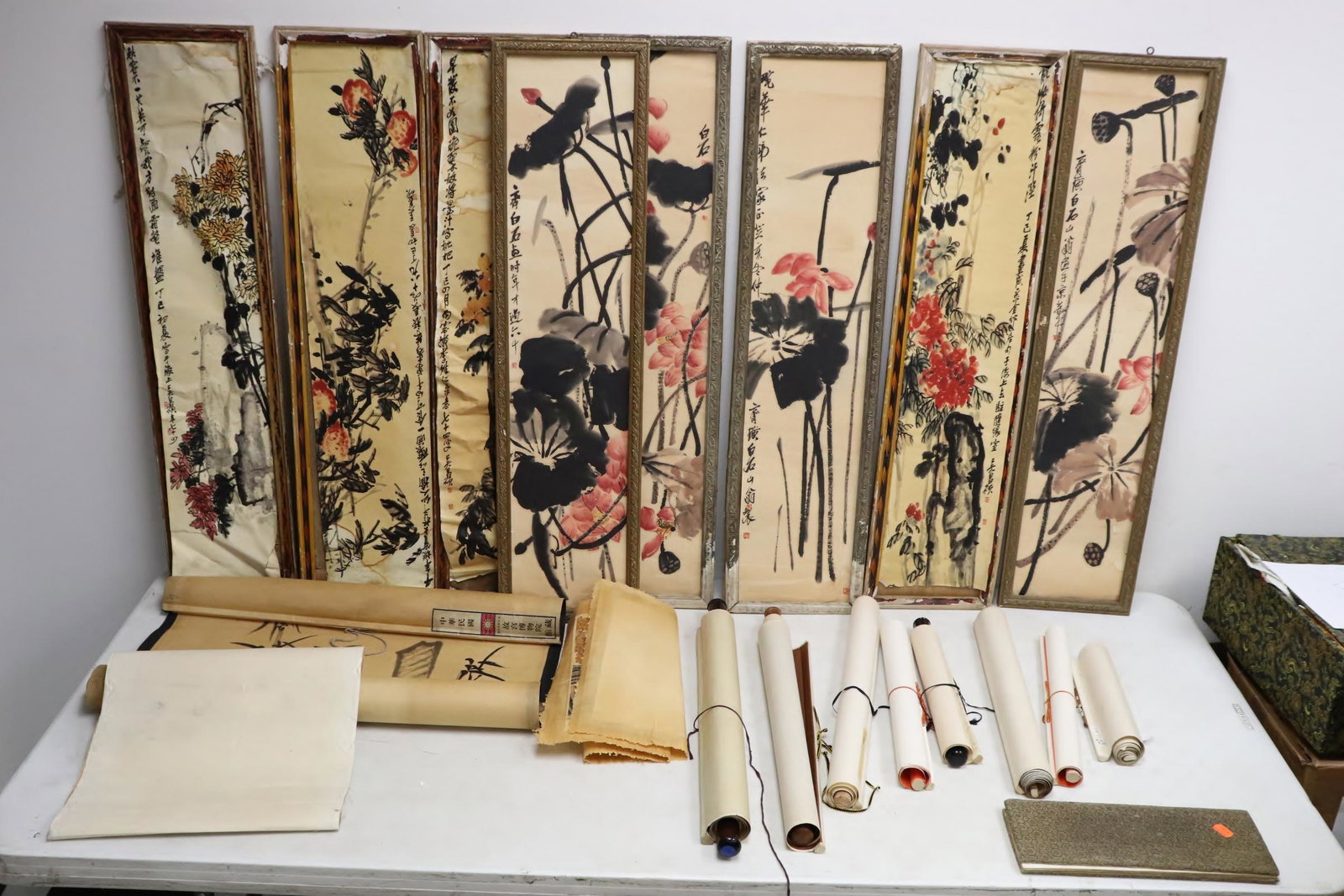 Lot of print scrolls, panels and framed prints (1 of 10)