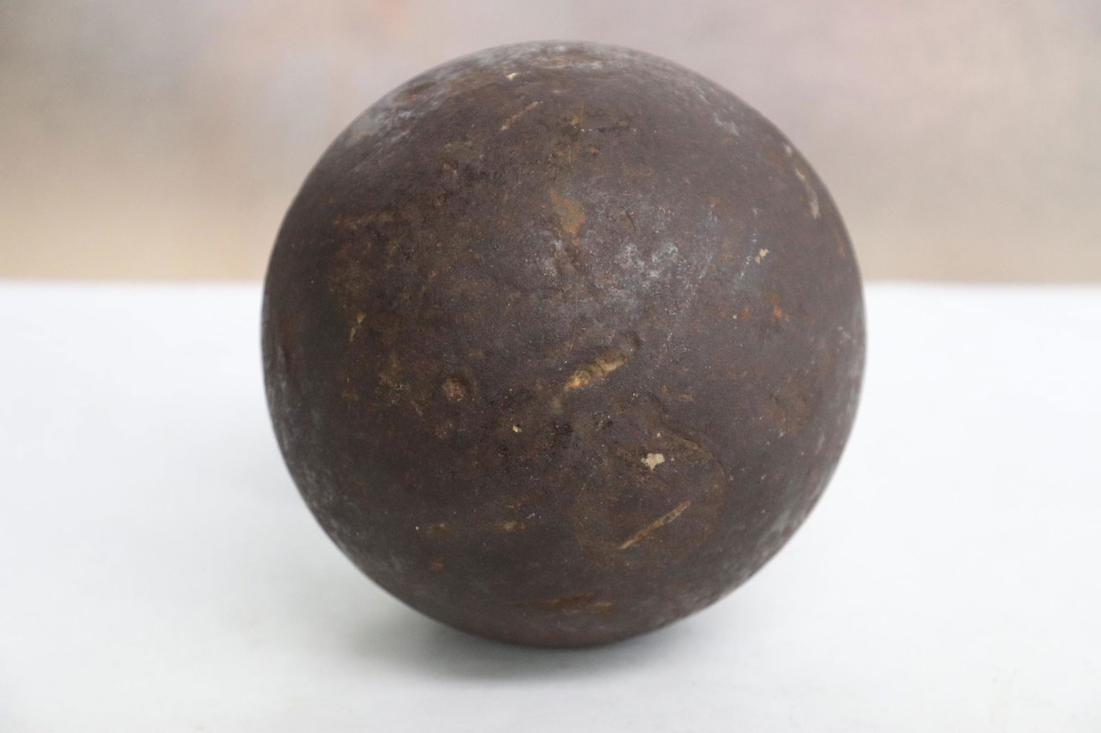 A rare Civil war cannon ball (1 of 7)