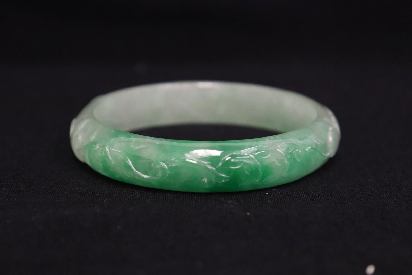 Fine Chinese carved jadeite bangle (1 of 9)