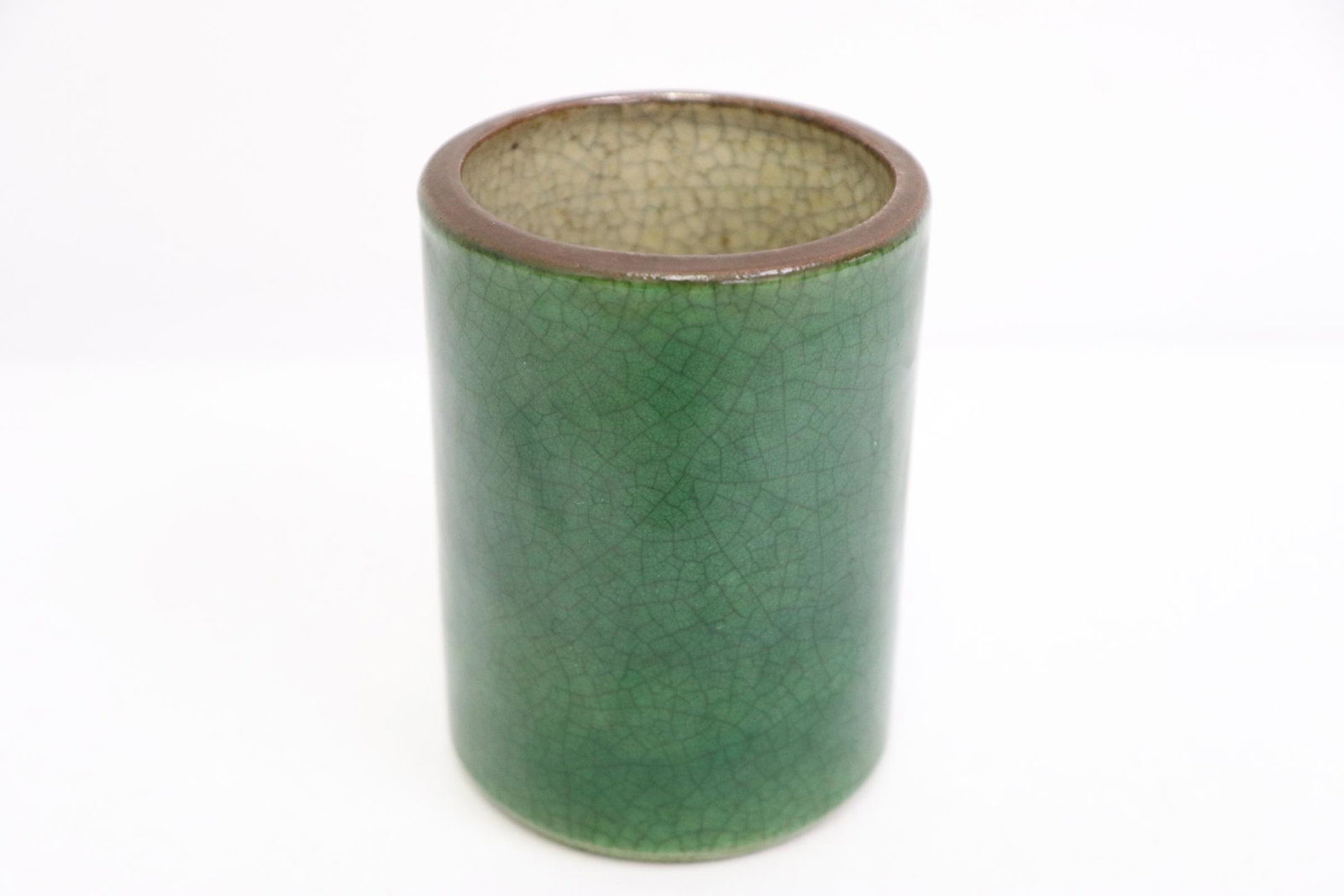 Chinese green glazed porcelain brush holder (1 of 10)