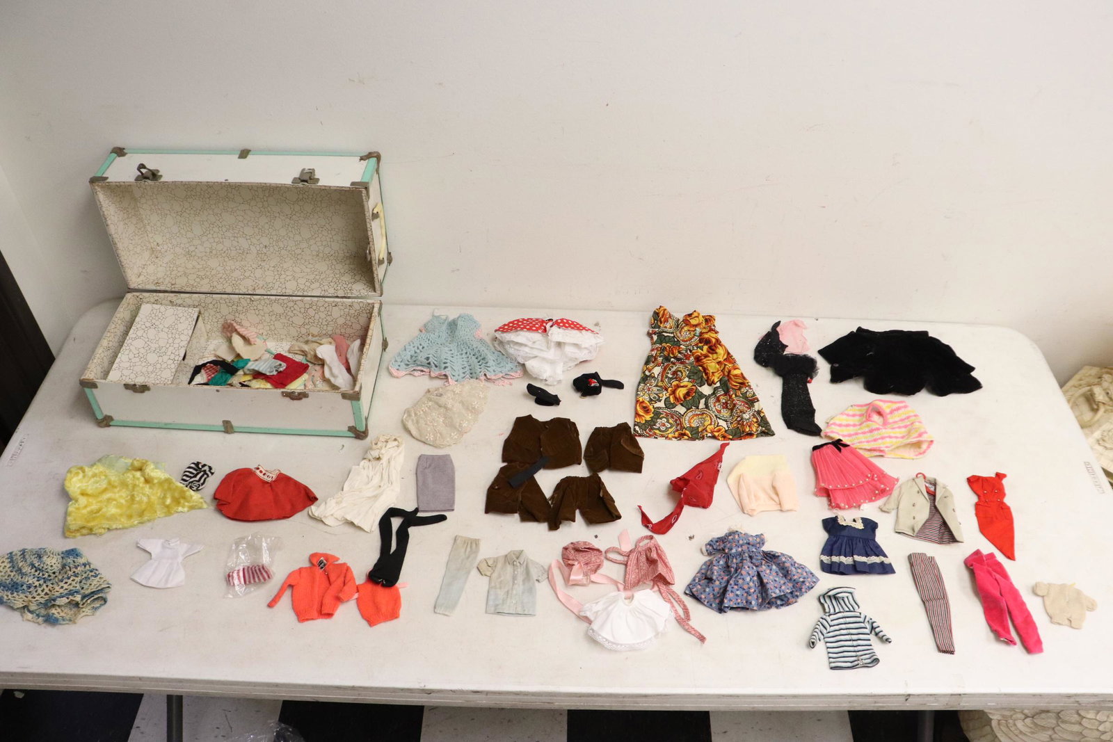 Lot of vintage doll clothes (1 of 12)