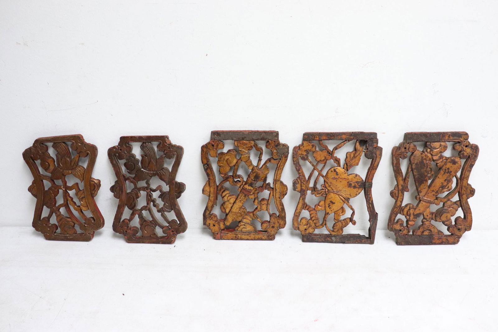 5 Chinese antique painted and gilt wood plaques: 5 Chinese antique painted and gilt wood plaques, 7"x10"x0.45"(2), 10.4"x7.65"x0.5"(3)