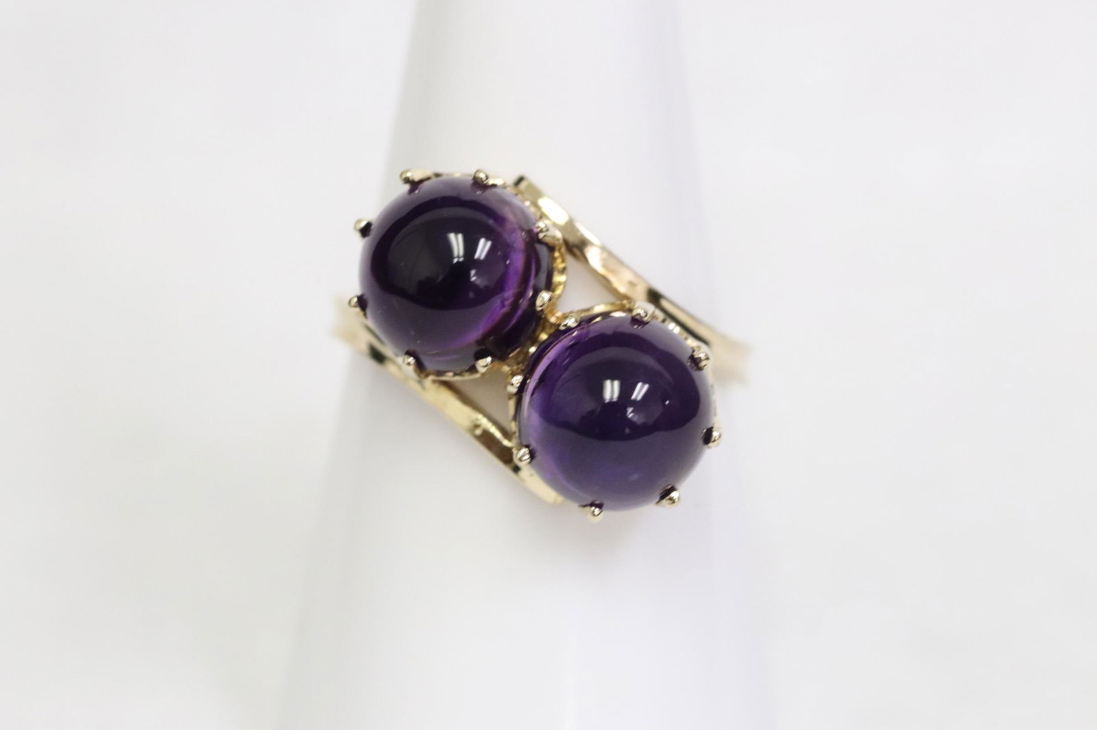 Beautiful 10K rose gold ring with amethyst balls (1 of 10)