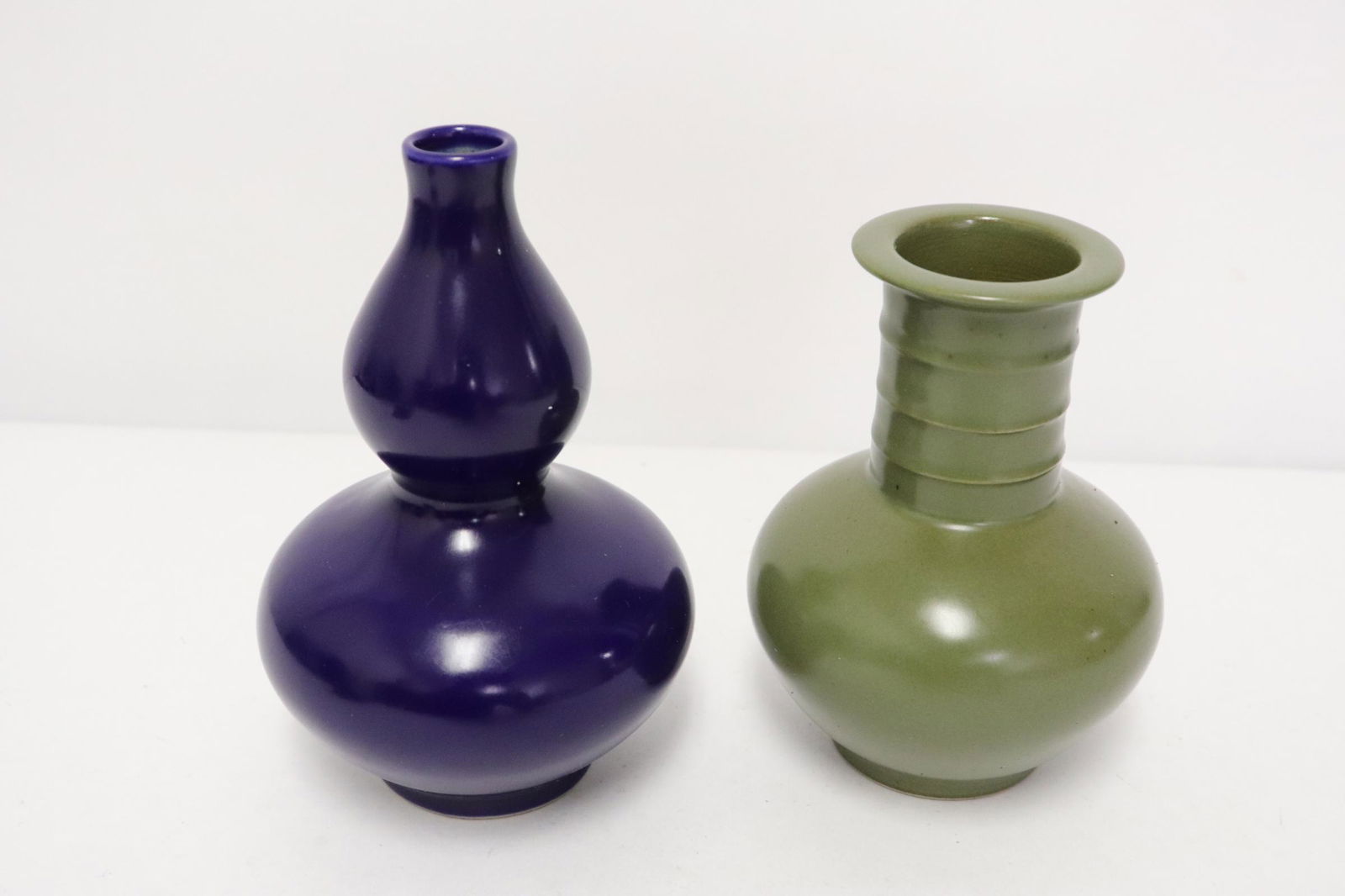 a blue glazed porcelain vase and a porcelain jar (1 of 11)