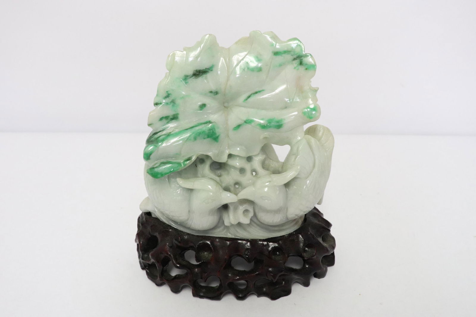 Chinese apple green jadeite carving (1 of 10)