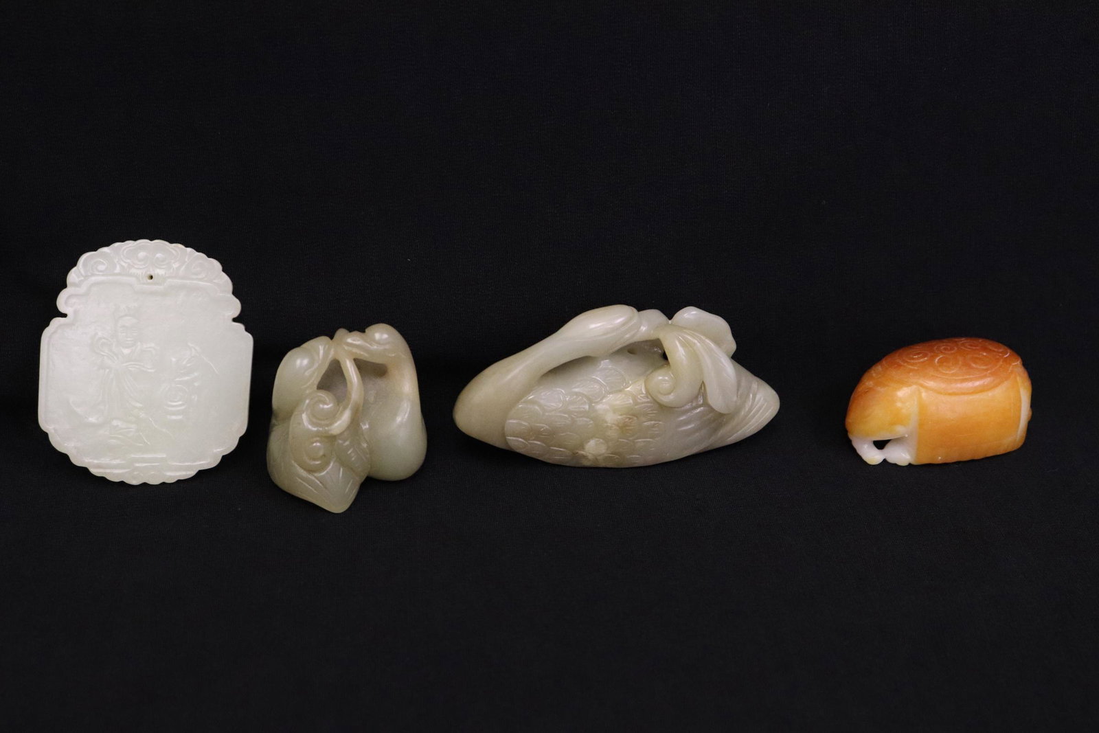 4 Chinese fine jade carved ornaments (1 of 9)