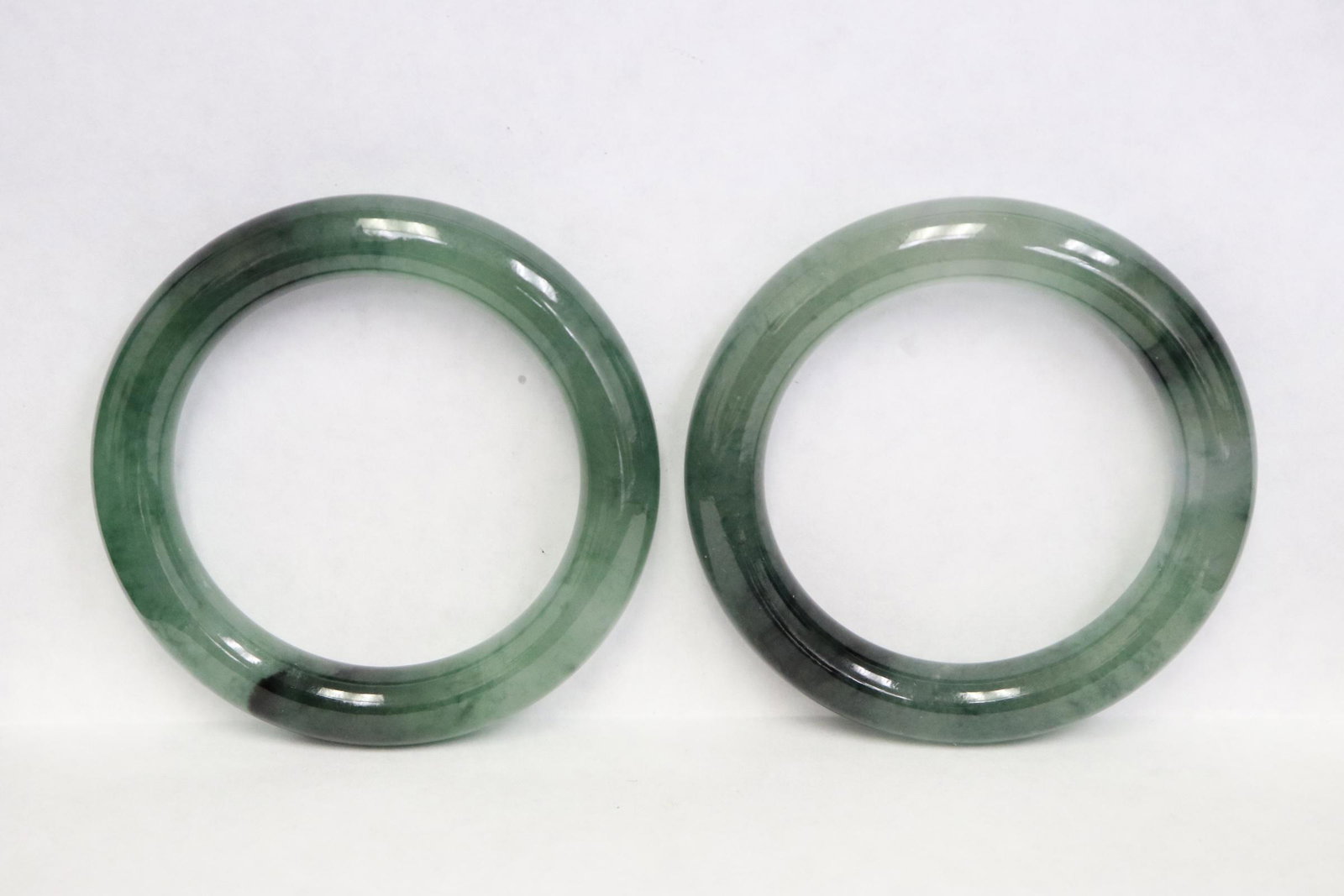 2 Chinese jadeite carved bangles (1 of 10)