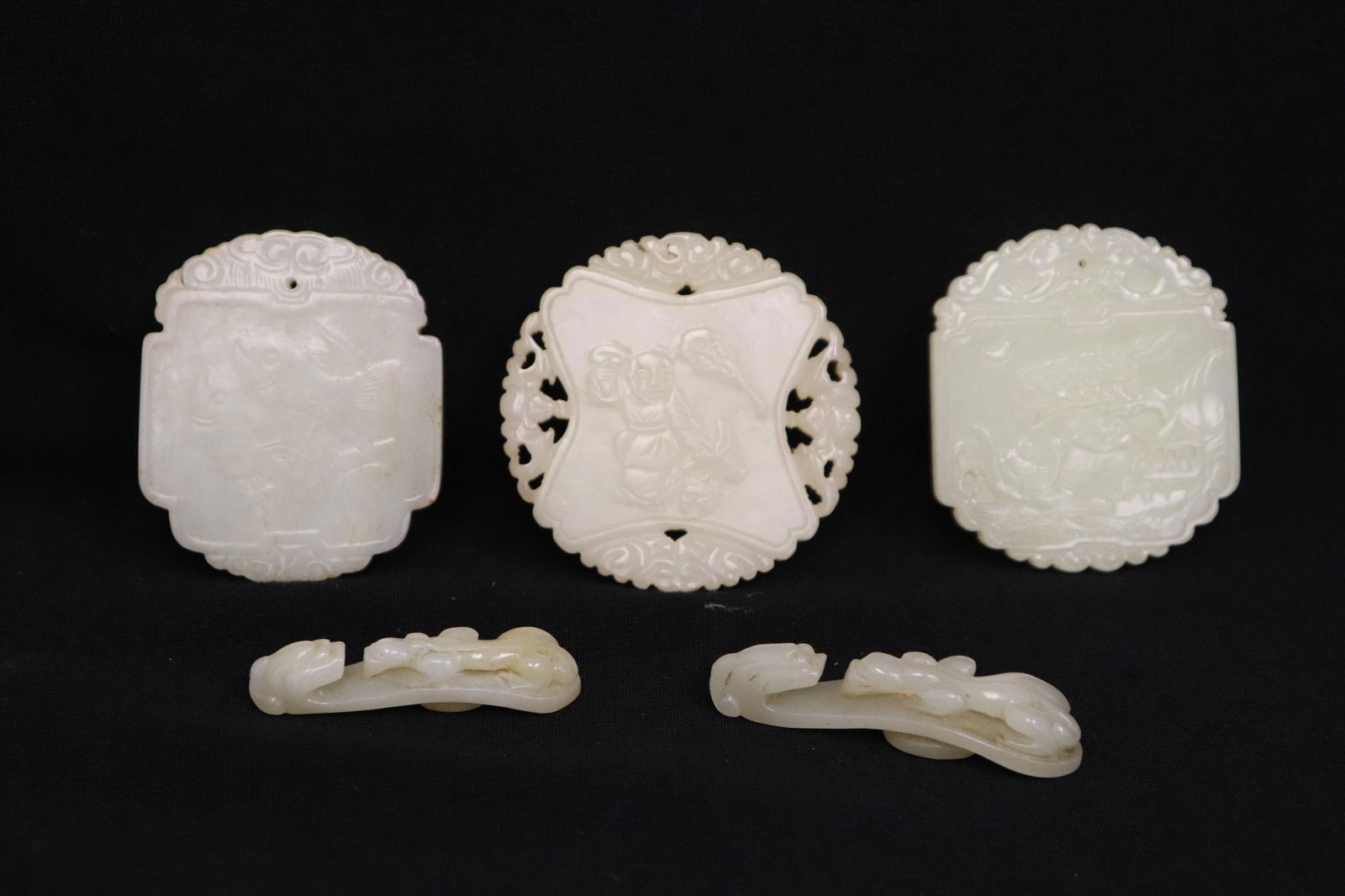 5 Chinese jade carved ornaments (1 of 10)