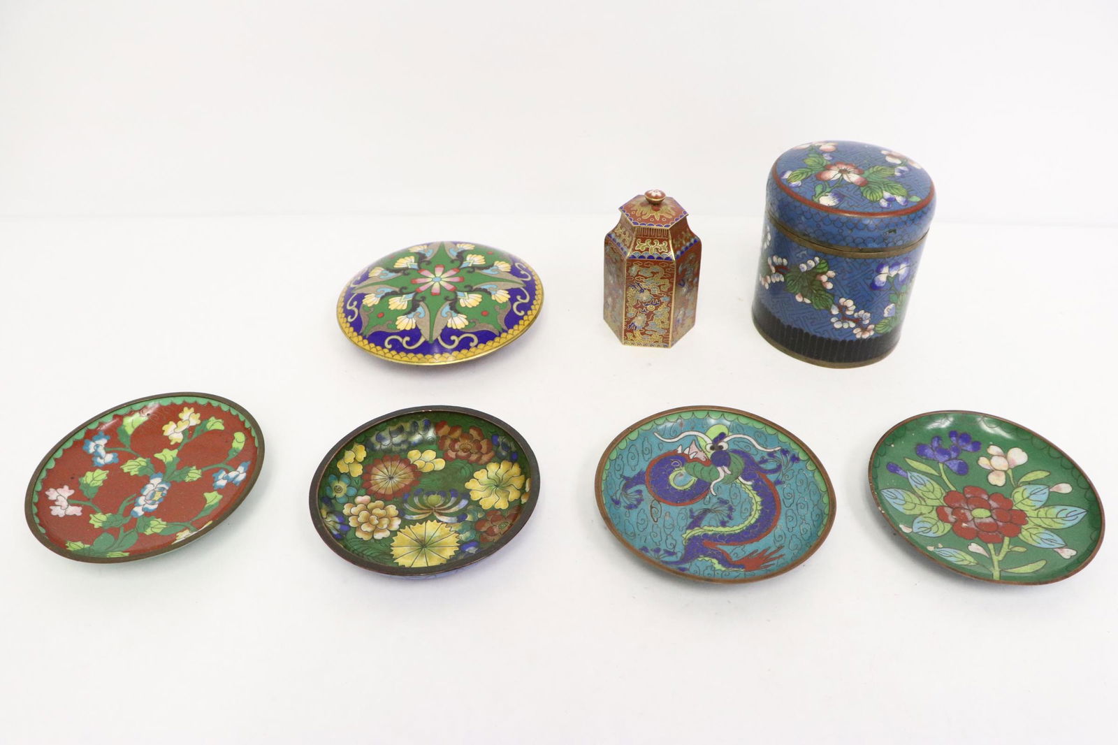 Lot of Chinese small cloisonne boxes & plates (1 of 10)