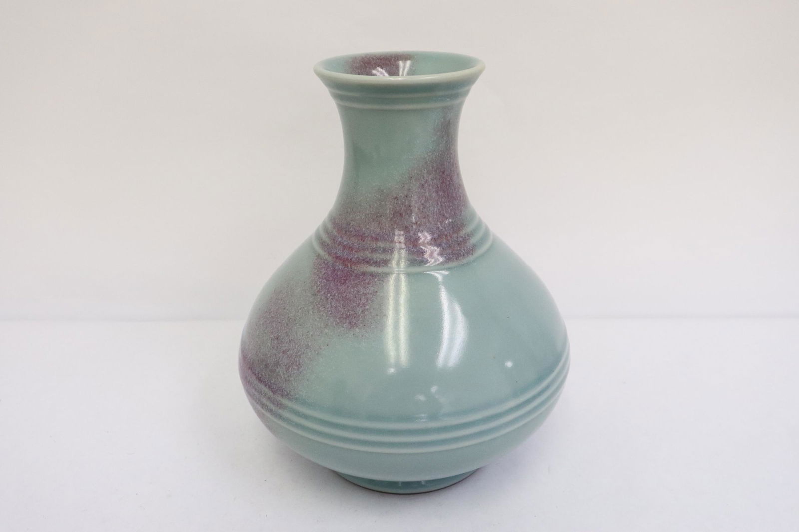 Chinese antique porcelain bottle vase, Yongzheng mark (1 of 10)