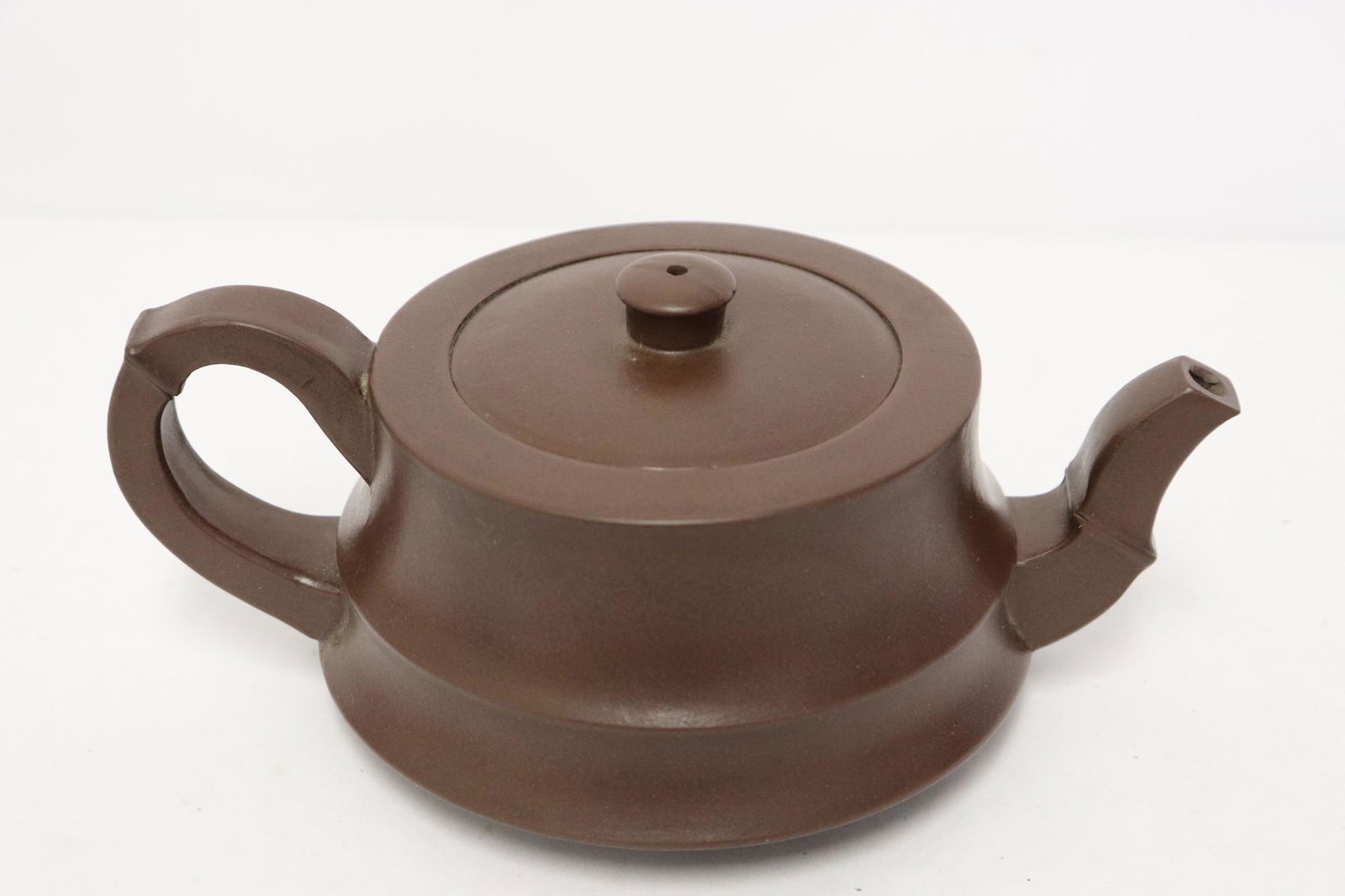 A fine Yixing teapot (1 of 9)