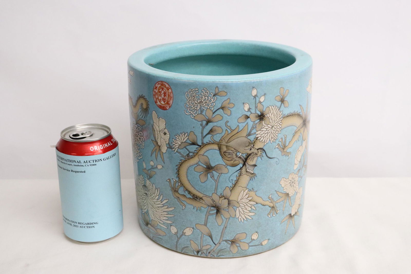 Chinese famille rose porcelain brush holder (1 of 12)