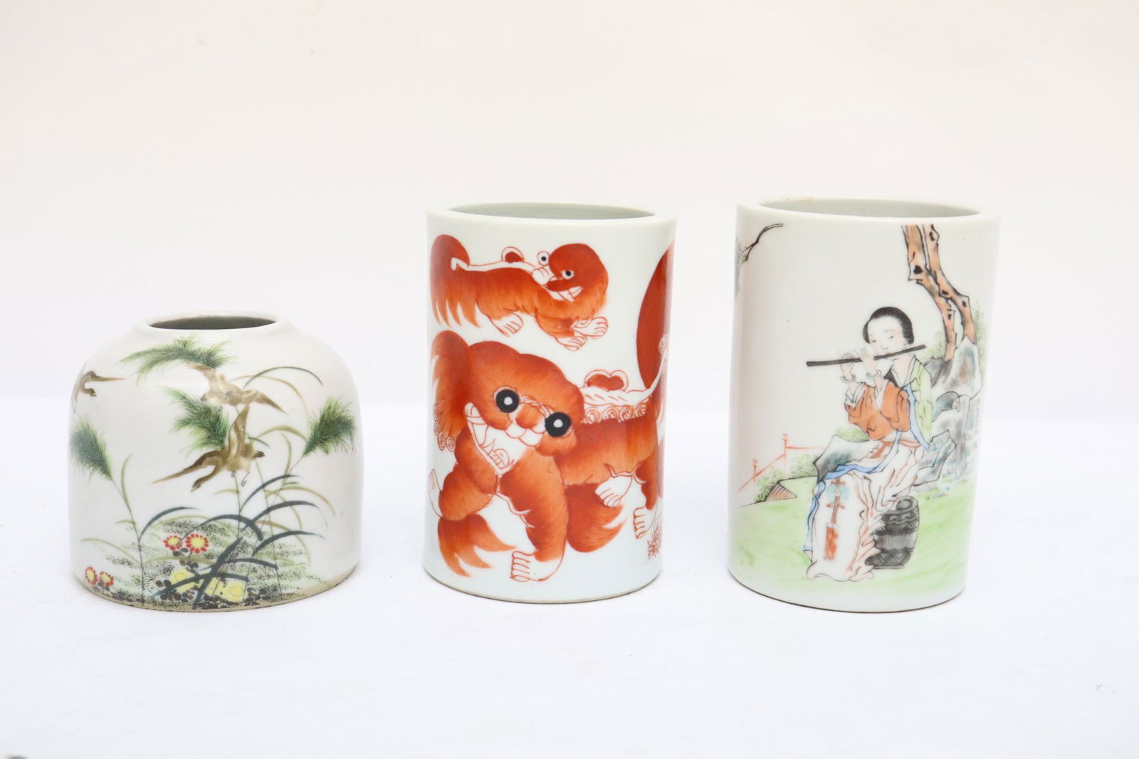 2 famille rose brush holder and a water dripper (1 of 9)