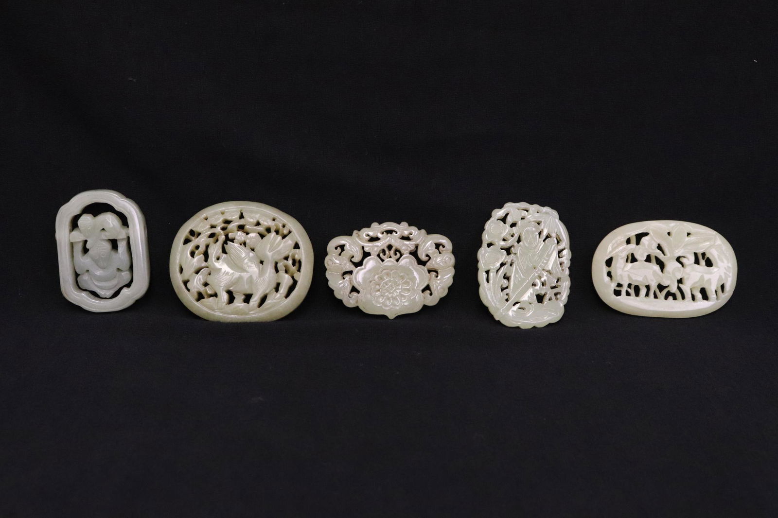5 Chinese jade carved ornaments (1 of 10)