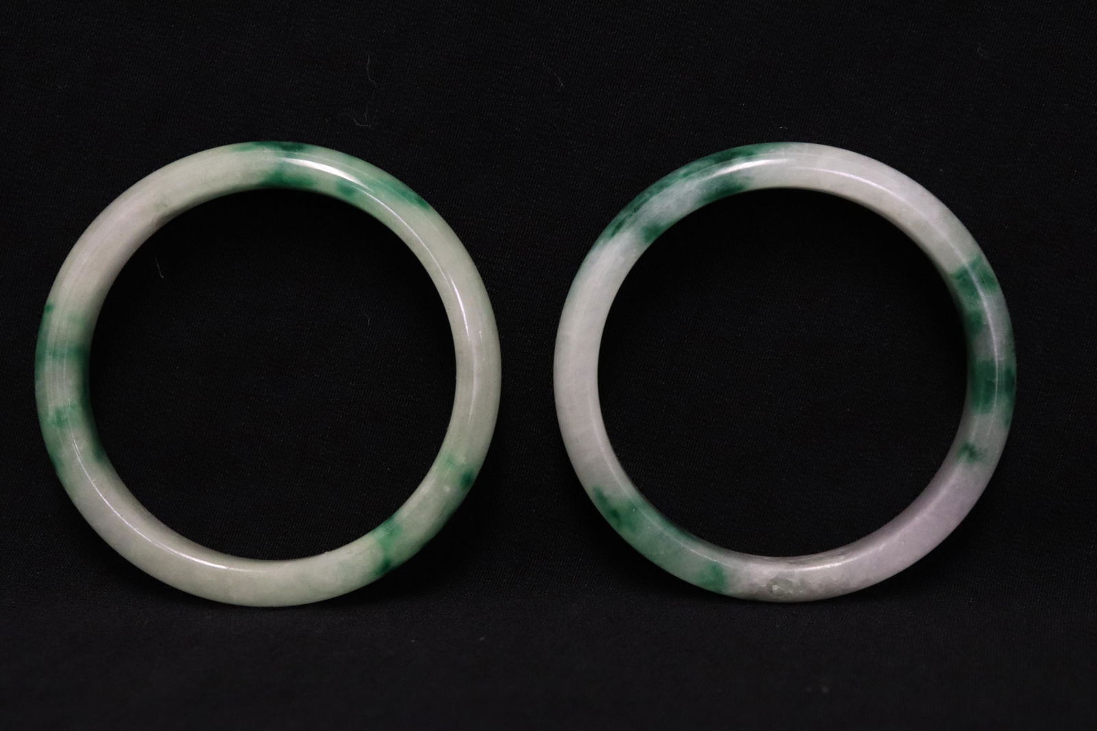 Pair very fine jadeite bangle (1 of 11)
