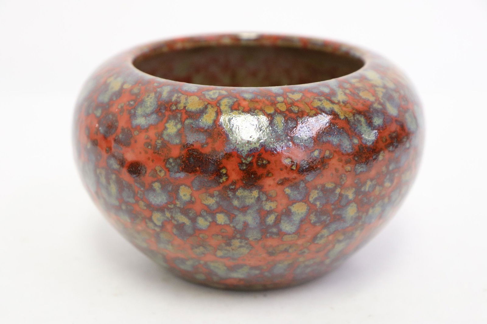 Chinese red background porcelain brush wash (1 of 10)