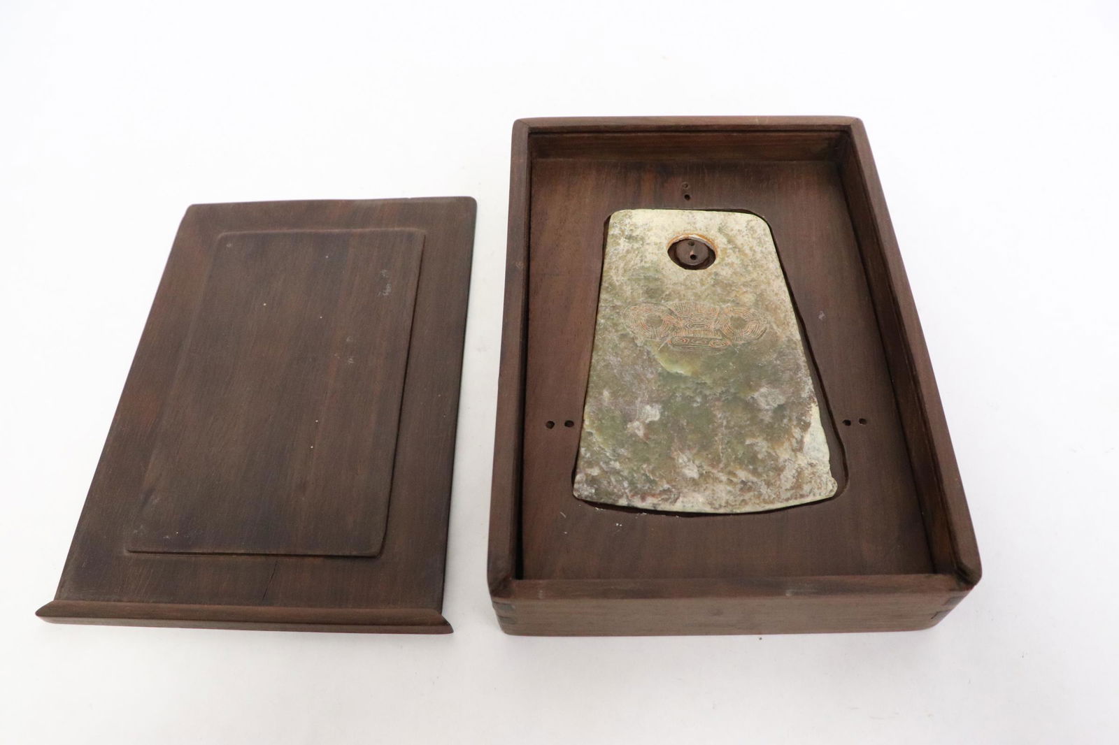 Chinese vintage jade carved ritual tool w/ fitted box (1 of 9)