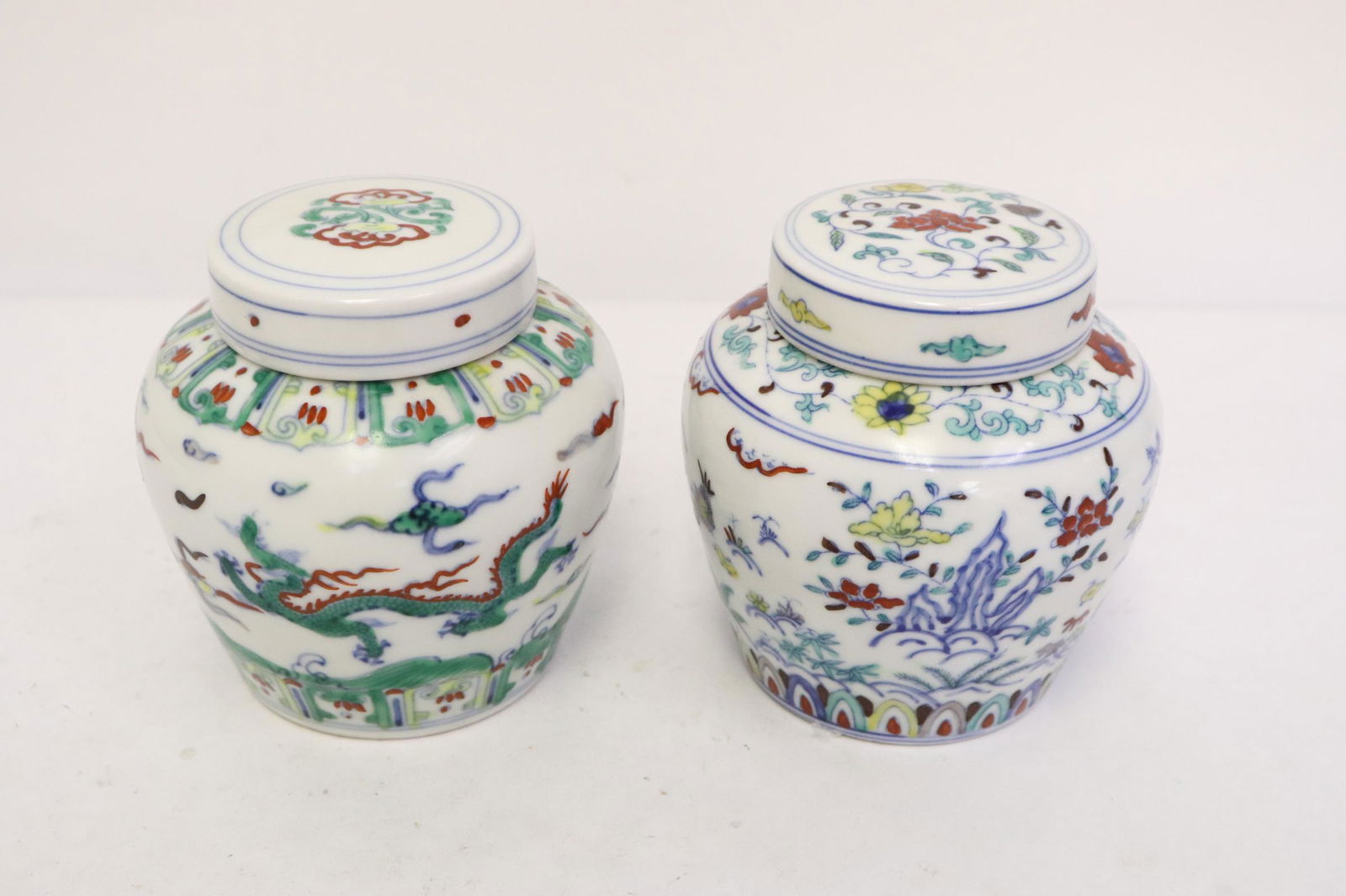 2 Chinese wucai porcelain covered jar (1 of 12)