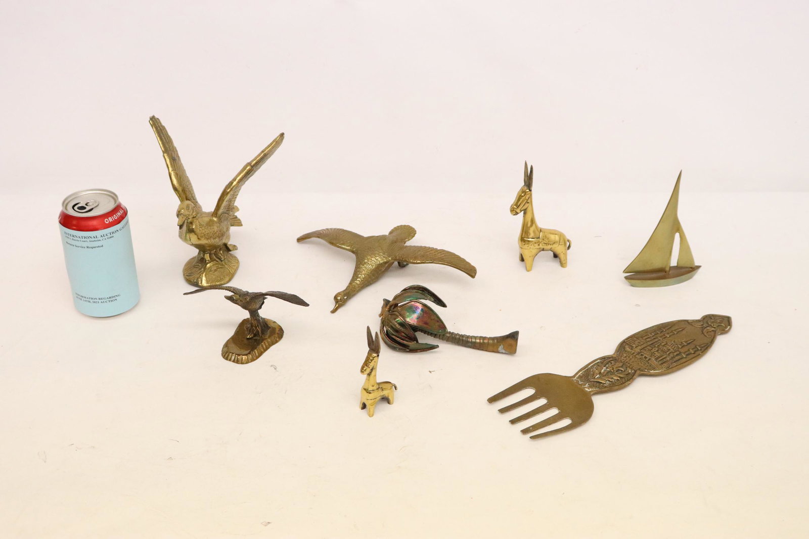 Lot of brass ornaments: Lot of brass ornaments