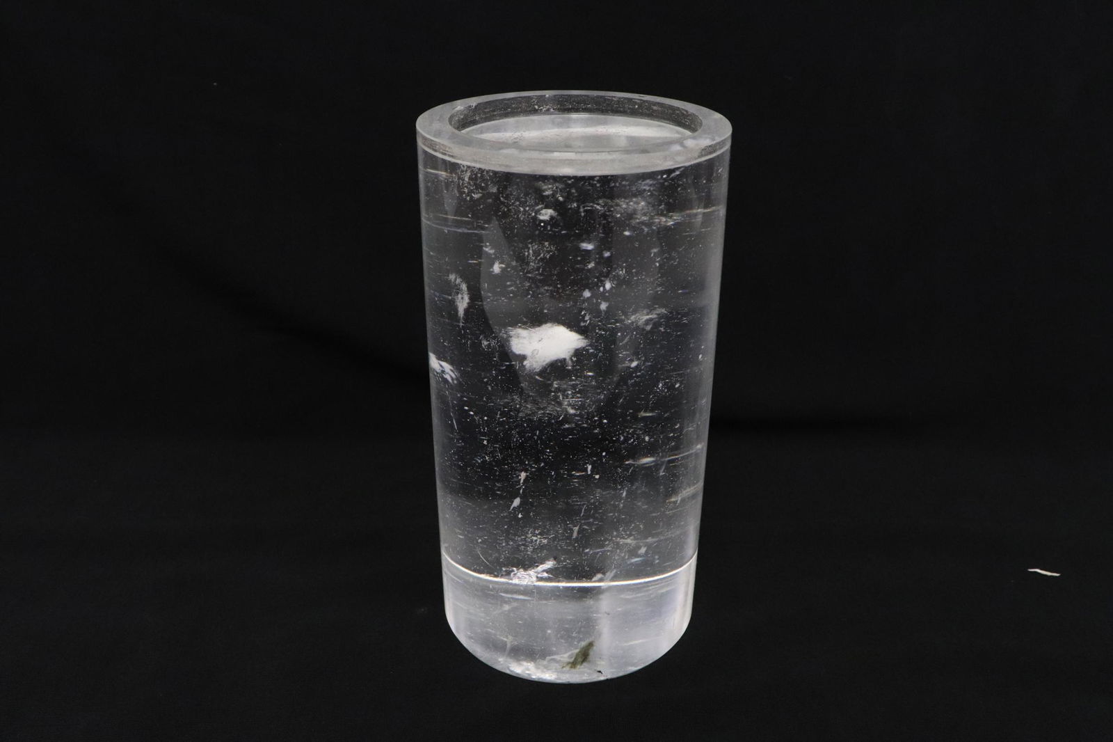 Fine crystal candle holder by Robert Kuo (1 of 9)