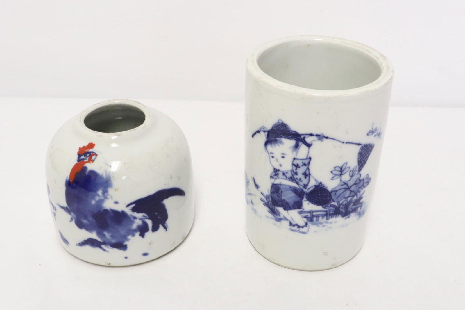 A b&w brush holder & a wucai porcelain water dripper (1 of 10)