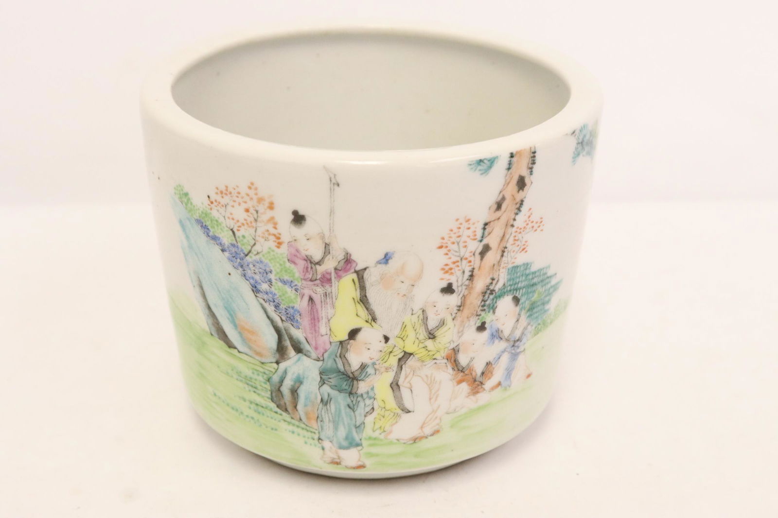 Chinese famille rose brush holder (1 of 9)