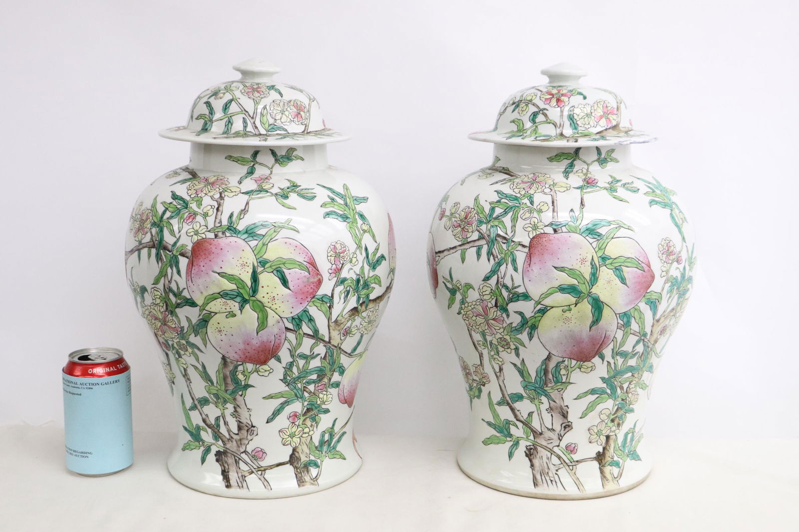 Pr Chinese large famille rose porcelain covered jars (1 of 11)