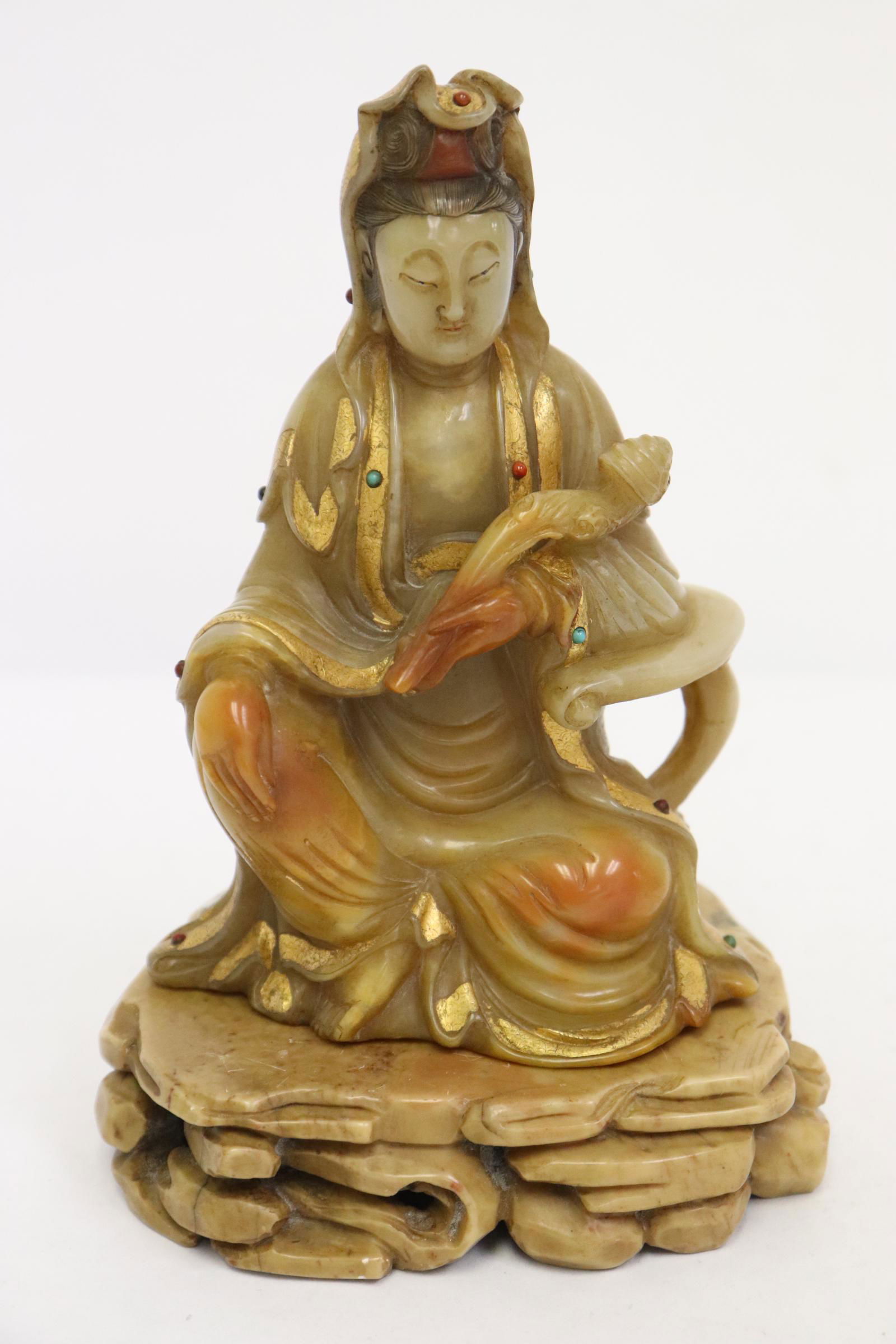 A beautiful Chinese shoushan stone sculpture (1 of 10)