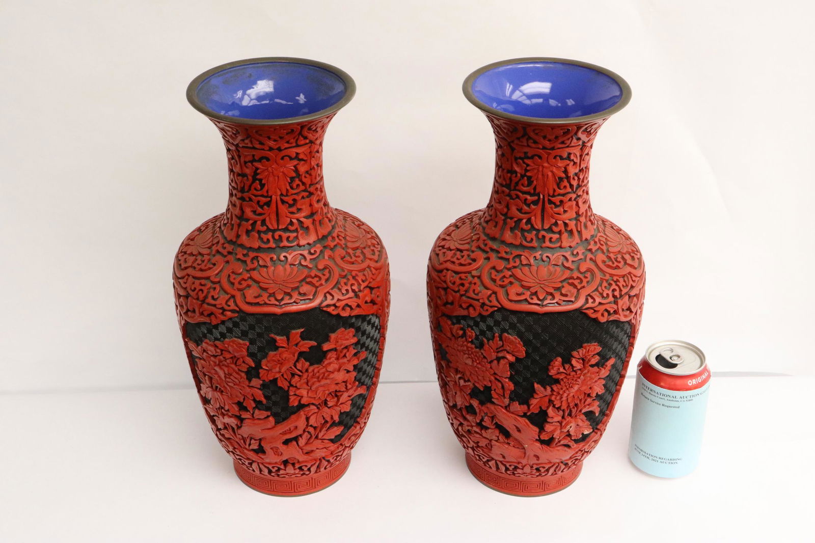 2 Chinese cinnabar vases (1 of 11)