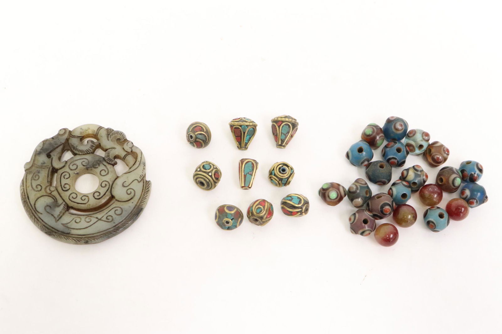Chinese jade carved plaque and loose beads (1 of 10)