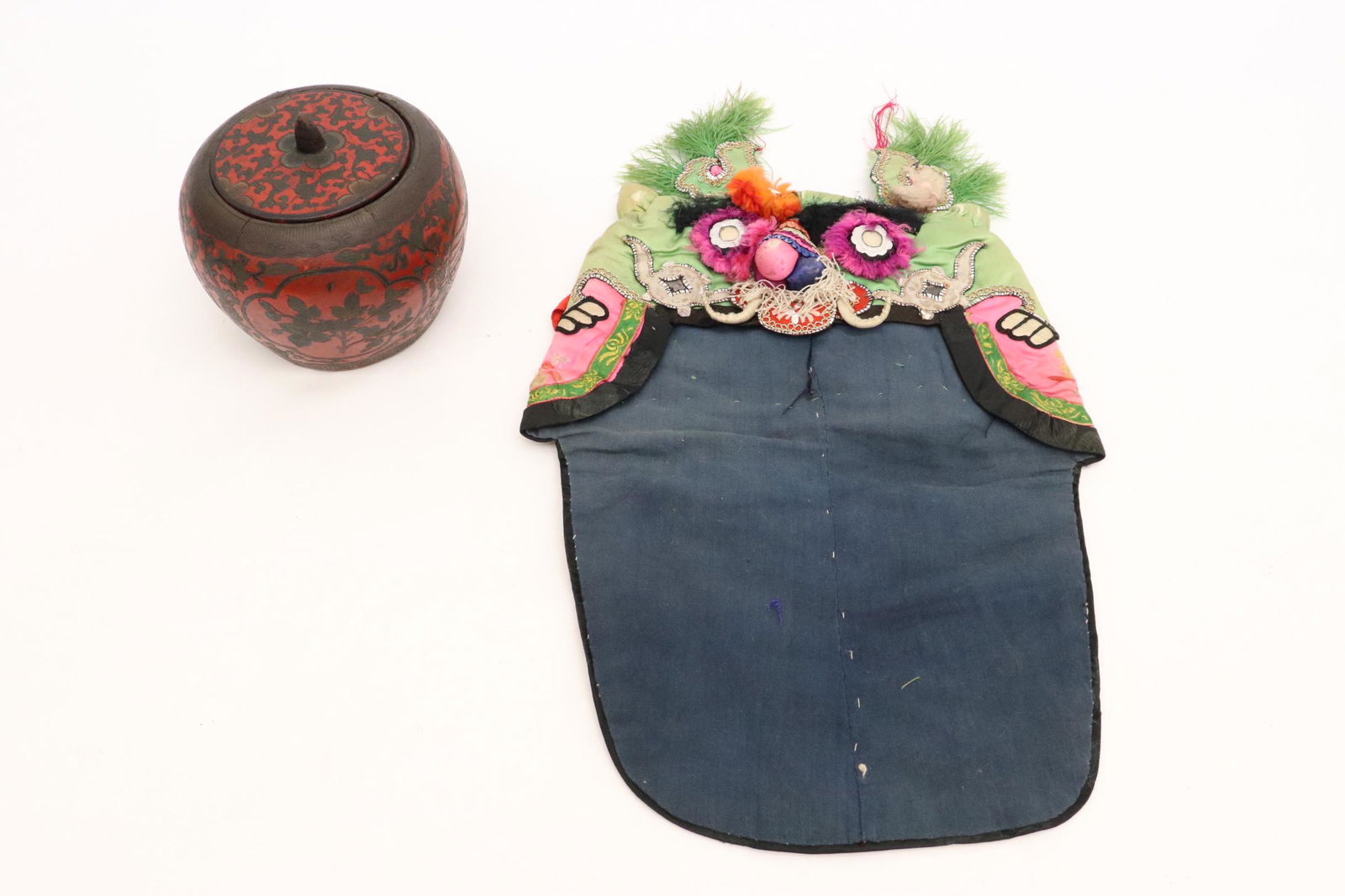 Chinese antique lacquer carved box & a vintage hat (1 of 9)