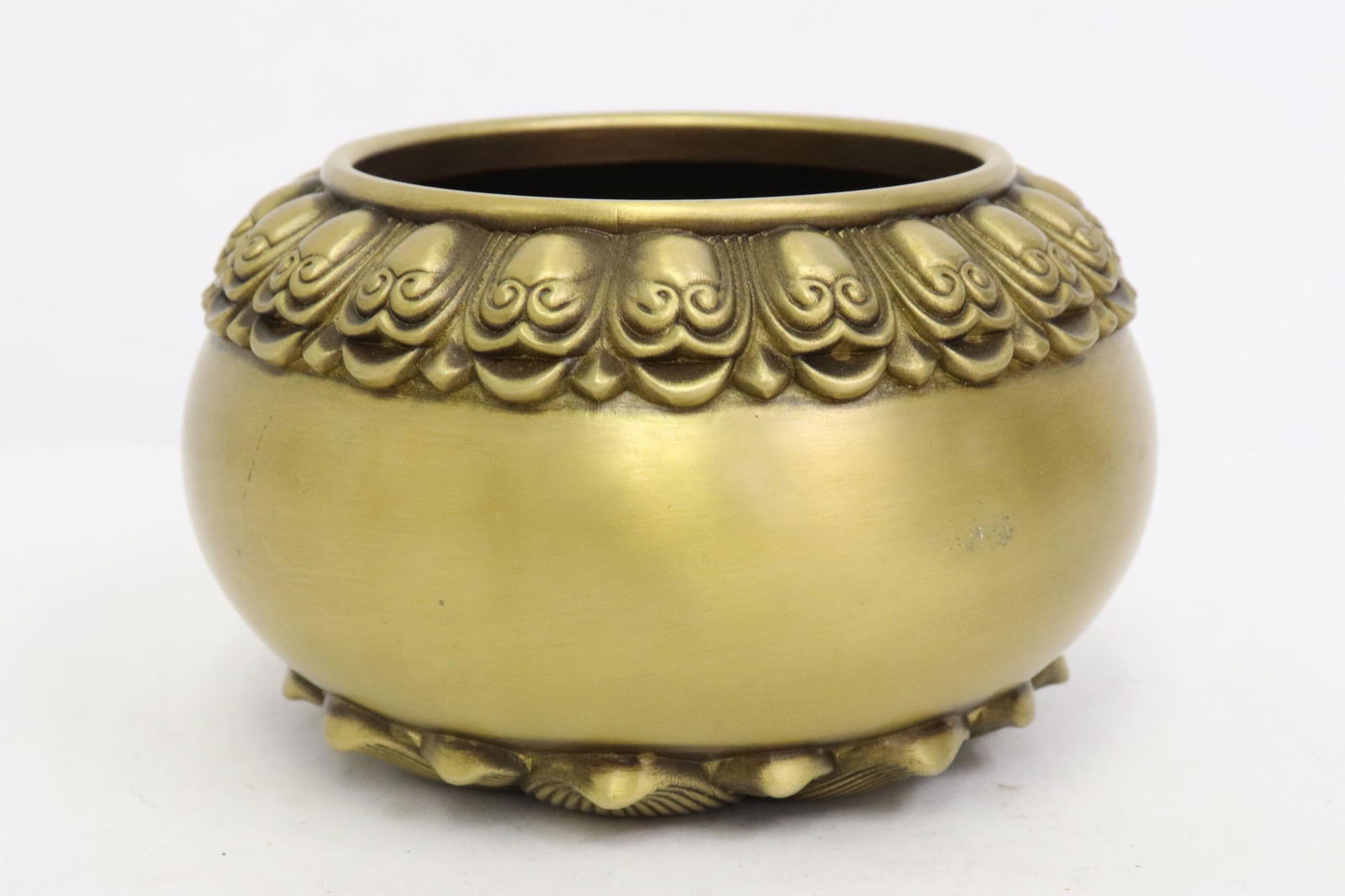 Chinese brass/ bronze round censer (1 of 10)