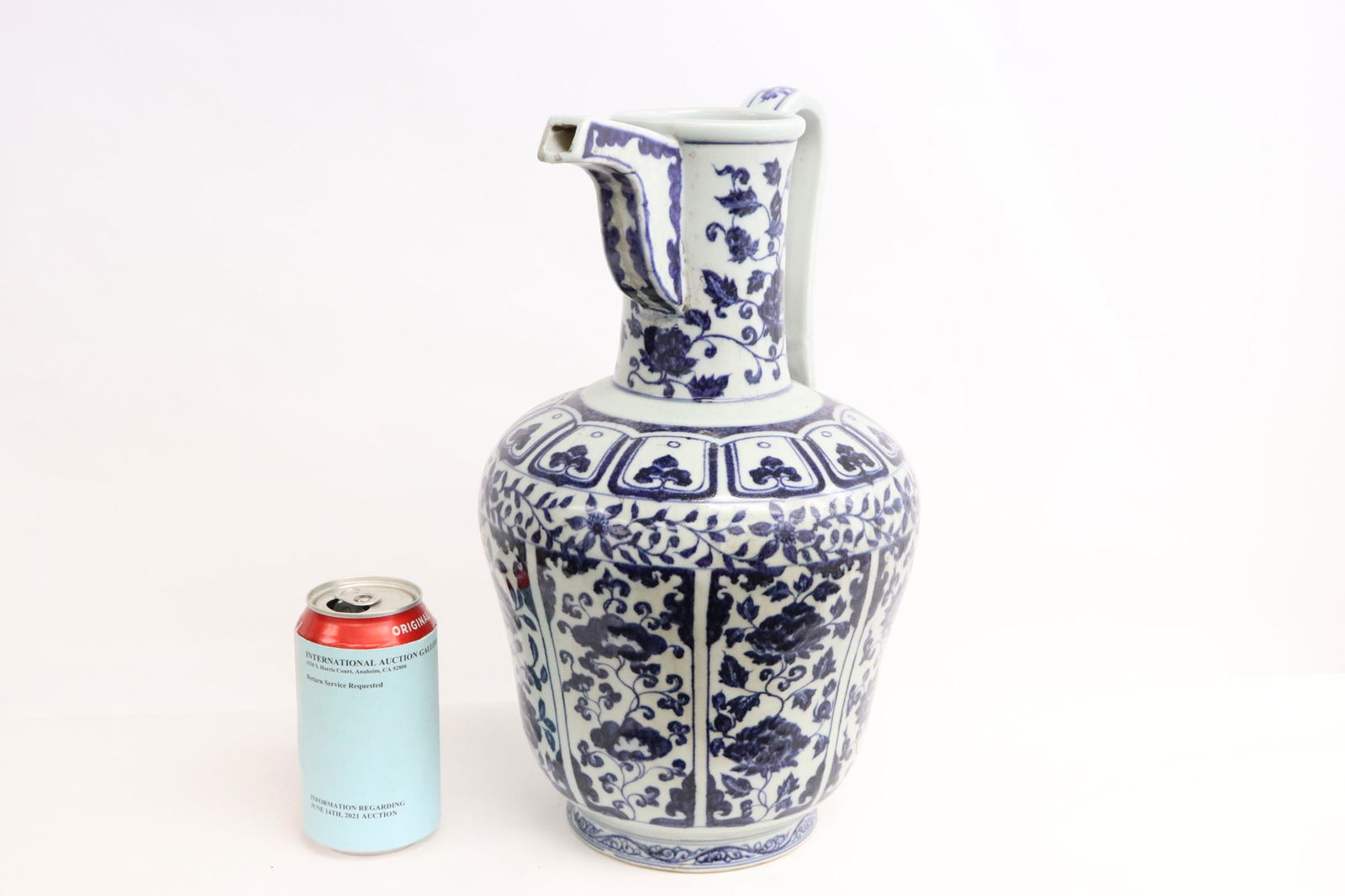 Large Chinese blue and white porcelain pitcher (1 of 11)