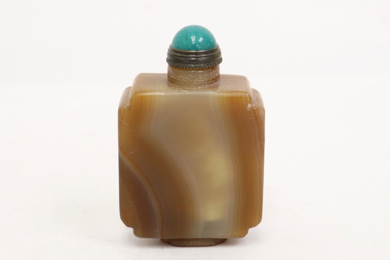 Fine Chinese agate carved snuff bottle (1 of 10)