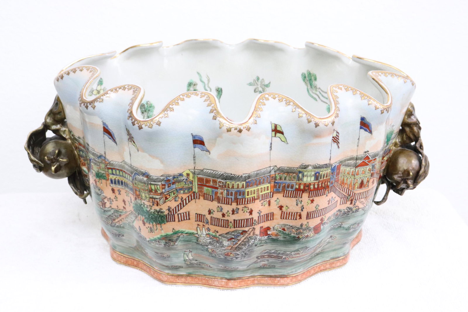 Chinese large porcelain tureen w/ bronze handles: Fine Chinese large famille rose porcelain tureen with bronze handles, 8.25"Hx17"x12.5"