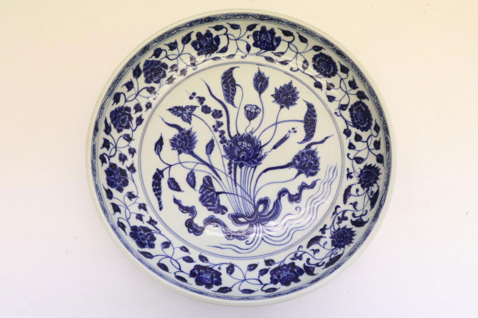 Large Chinese blue and white porcelain platter (1 of 10)
