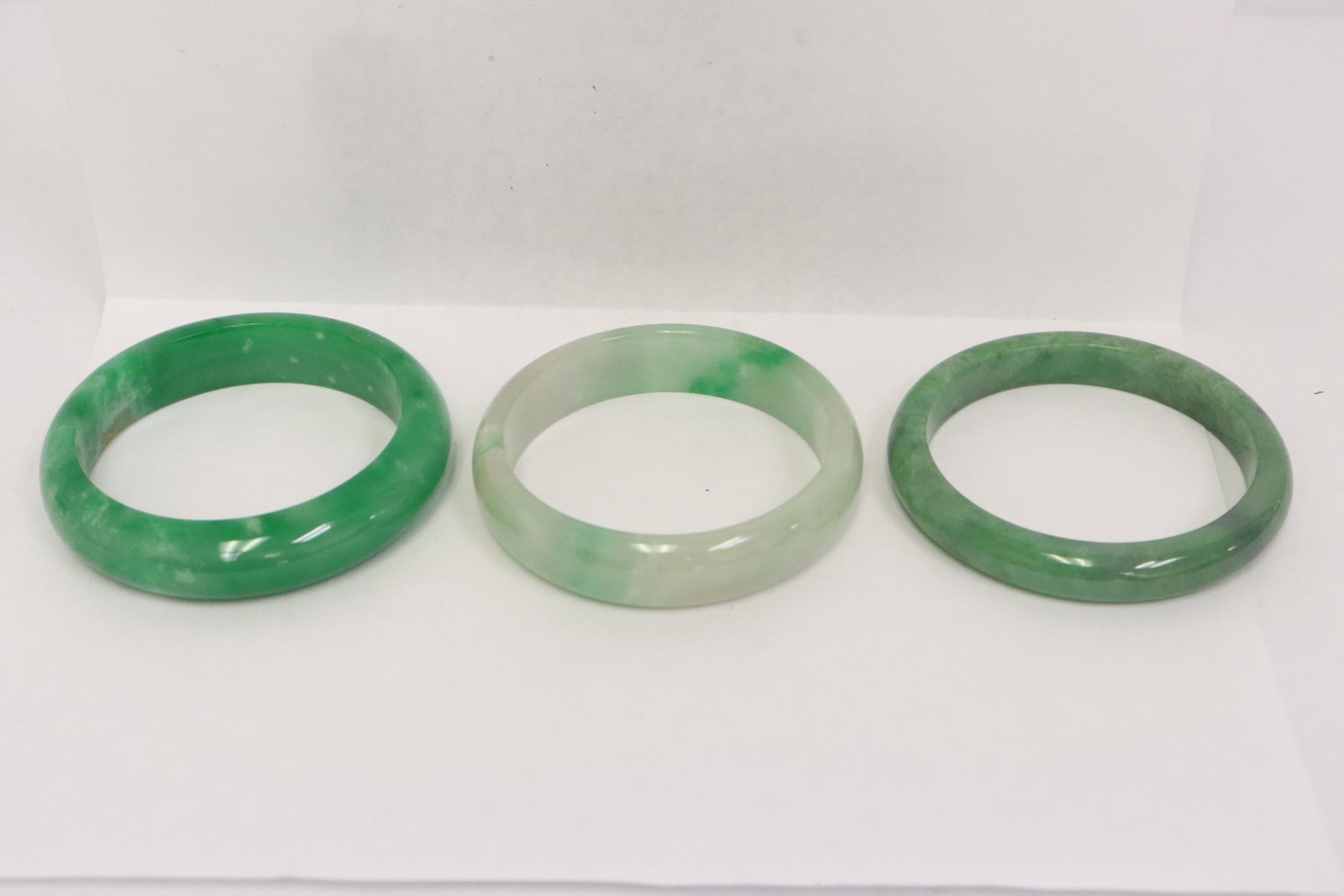 3 Chinese jadeite like bangles (1 of 10)
