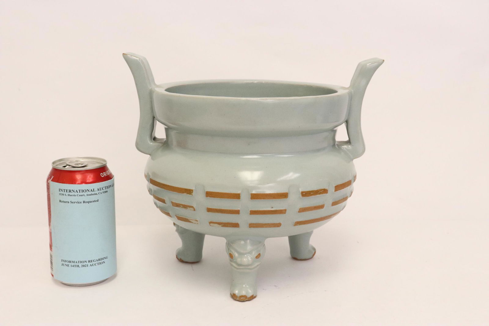 Chinese tripod celadon large censer (1 of 10)
